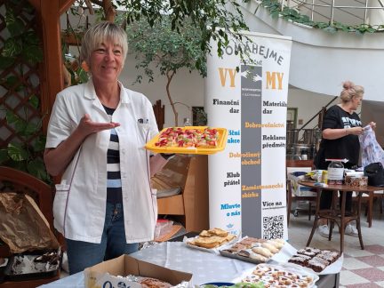 Dobročinný bazárek G-centra Tábor podpořil Hospic Jordán částkou 36 000 Kč