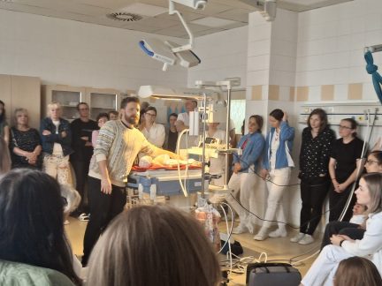 Zdravotníci v táborské nemocnici absolvovali školení resuscitace novorozence