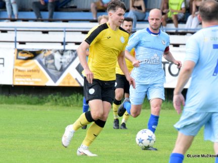 Brzké vyloučení Dražic Protivín potrestal šesti góly. Jaromír Vorel vstřelil hattrick