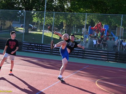 Kam za sportem na Táborsku? V Radimovicích se hraje benefiční turnaj v nohejbalu