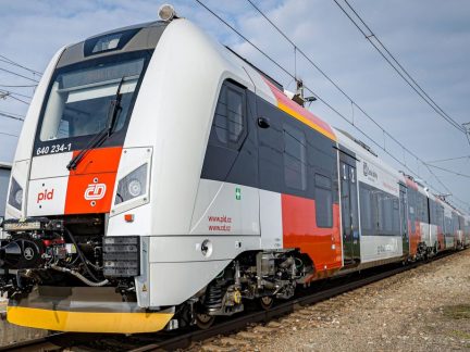 Vlaky z jihu Čech přijíždějí do centra Prahy pod dohledem evropského zabezpečovače