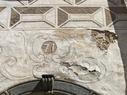 Husův dům v historickém centru Prachatic zakryje lešení