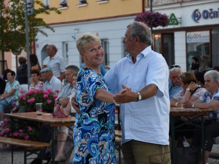 Zněly polky a valčíky. Dechovkový festival v Soběslavi přilákal stovky lidí