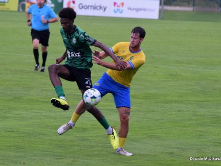Písečtí fotbalisté těsně vyzráli na příbramskou rezervu