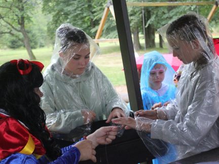 Strašení v Nerestcích přilákalo i přes déšť stovky návštěvníků