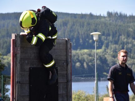 Ve Frymburku u pláže v sobotu změří síly železní hasiči
