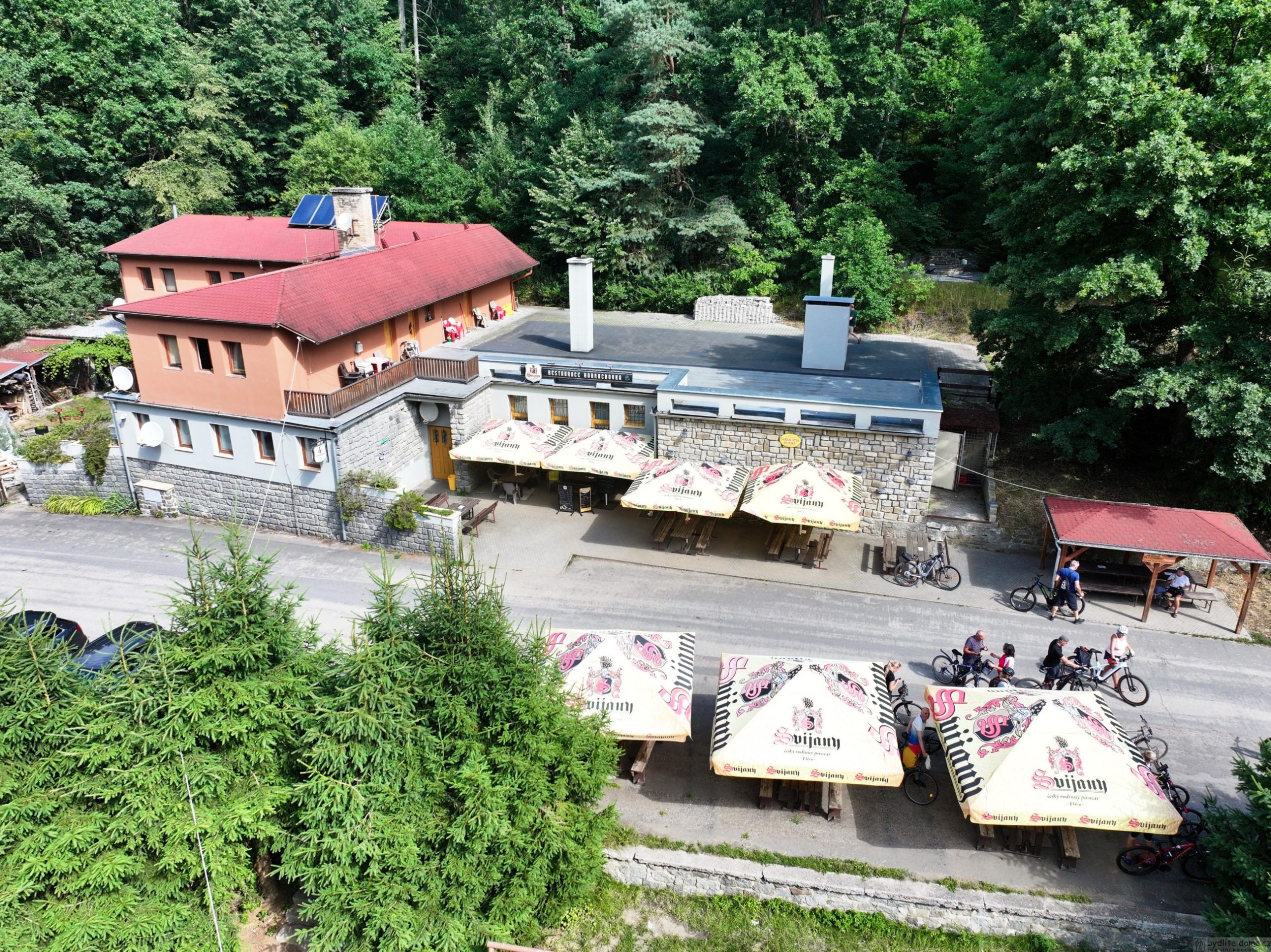Prodej lesní a výletní restaurace Harrachovky v údolí Lužnice u Tábora, tábořiště a penzion.-10