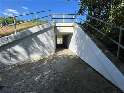 Podchod po vimperským železničním viaduktem září novotou
