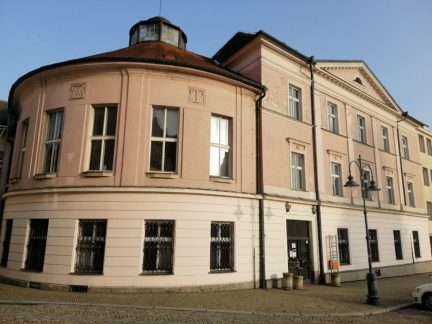Rekonstrukce táborské knihovny v Jiráskově ulici se prodraží a protáhne. Knihovna setrvá déle v bývalé poště