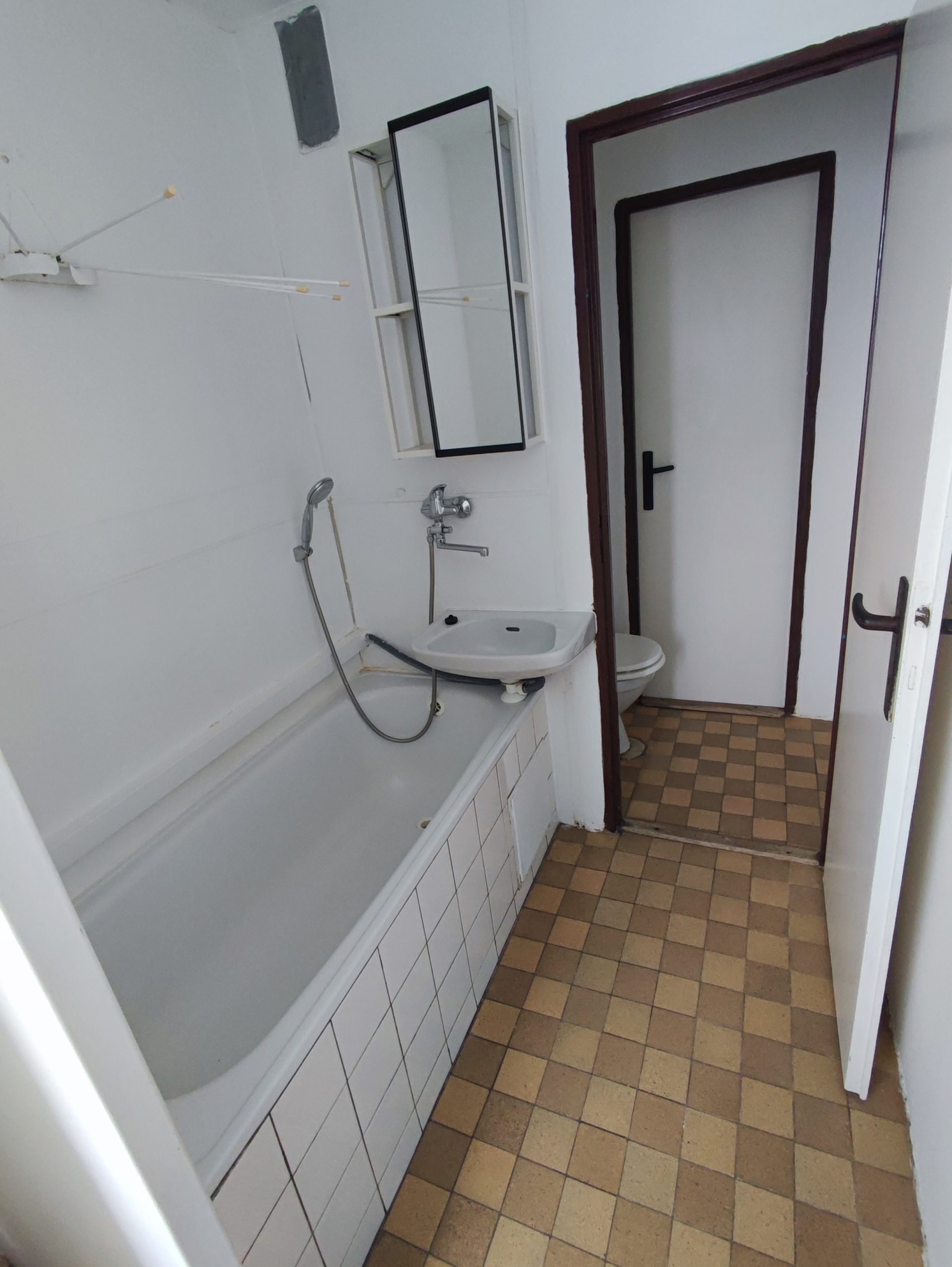 Pronájem bytu 2+1 s balkonem ve Strakonicích-6