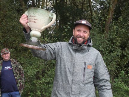 Rybářský Memoriál Vladislava Pance na Dvorčici u Milevska vyhrál Pavel Vošahlík