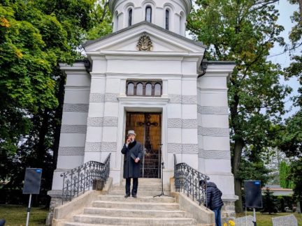 Hrobka významného rodu Hardtmuthů je po rekonstrukci, další obnovy budou následovat