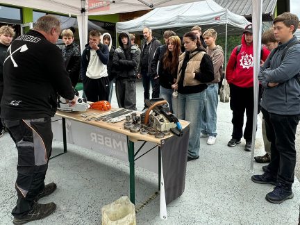 Den otevřených dveří v prodejně Stihl v Milevsku voněl podzimem i technikou
