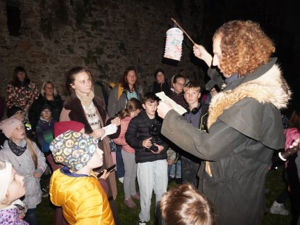 Večerní putování za vodňanskými pověstmi přilákalo desítky lidí