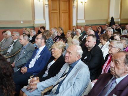 Gymnázium Prachatice oslavilo 160 let tradice spojením generací a pohledu do budoucnosti