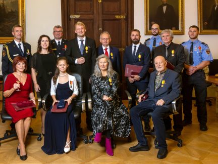 Odvážná dívka, sportovec i spisovatel. Primátorka Budějovic udělila medaile Za zásluhy a Za statečnost