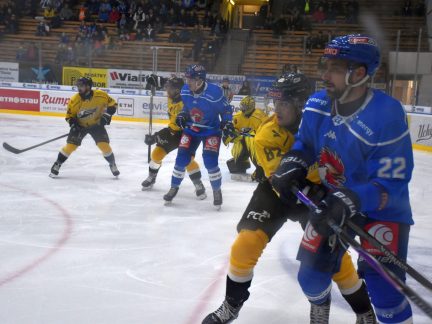 Táborští hokejisté bojovali jako lvi. Nakonec se Sokolovem padli v prodloužení
