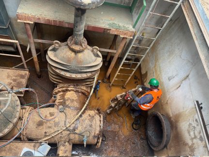 V Budějovicích mění tři obří vodovodní šoupata. Při poruše bude bez vody méně lidí