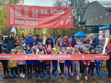 Sokolský běh v Písku měl i přes nepřízeň počasí rekordní účast