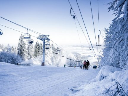 Nahoru Resort Monínec investuje do moderních technologií a zimní sezonu zahajuje jako první v ČR