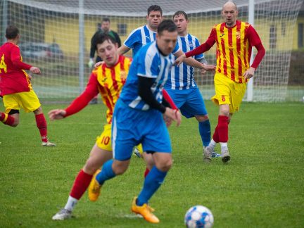 Fotbal: Csaplárova past sklapla. Ledenice otočily duel s Chvalšinami pěti góly ve druhé půli