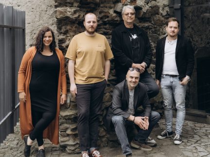 Cross Tower. Známí muzikanti v nové formaci