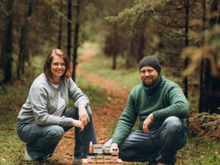 Hojí a voní lesem. Z pradědečkova receptu vznikla značka přírodní kosmetiky