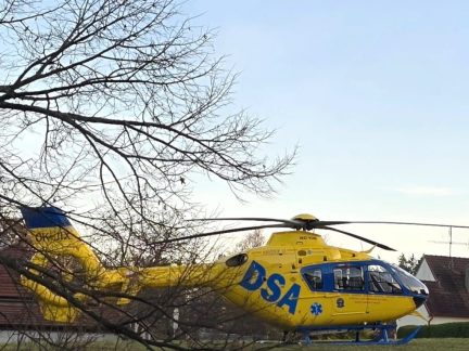 Na Horkách v Táboře zasahovali záchranáři u střetu auta a cyklistky