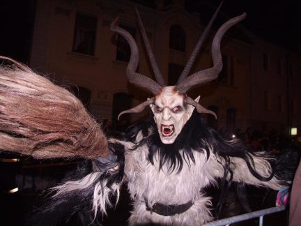 Dražičtí odmítli krampusáky, tradici čertů si znovu bere do rukou místní mládež