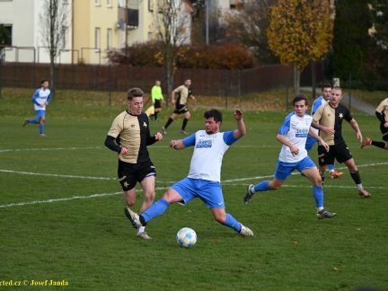 VIDEO: Chýnov sehrál s lídrem soutěže vyrovnanou partii. Slávisté z Budějovic poprvé v sezoně remizovali