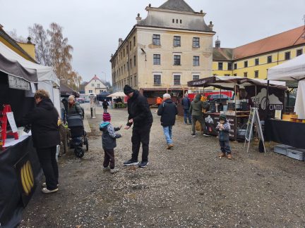 Ve Střelských Hošticích ožila tradice svatomartinské pouti