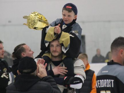 HOKEJ: Poslední sezona bez slz. Dosluhující stánek na Hluboké čeká, až dorazí noční mrazy