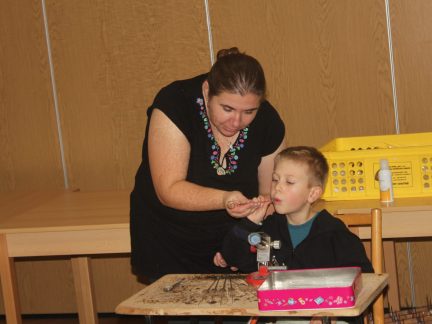 V Sepekově foukali vánoční ozdoby. Zájem byl velký