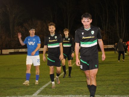 Krumlov padl v derby. Hluboké pomohla minela brankáře, končila exhibičně