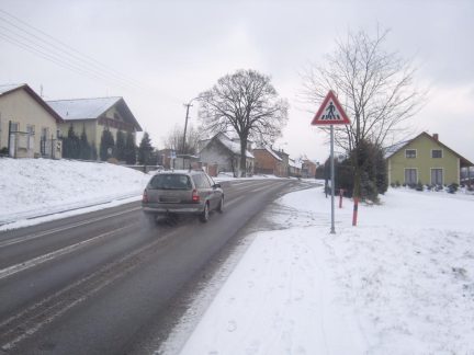 Meteorologové dnes očekávají sněhové přeháňky, varují před náledím