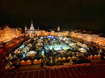 Adventní víkendy budou na budějovickém náměstí bez aut