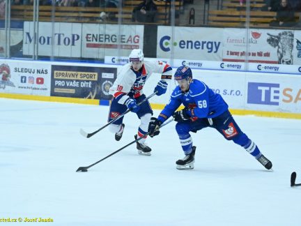 VIDEO: Hokejisté Tábora dostali od Třebíče šest gólů. V závěru zkusili hrát přes pět minut bez brankáře