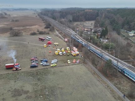 Po ranní nehodě na železnici u Zlivi transportovali záchranáři do nemocnic 27 zraněných