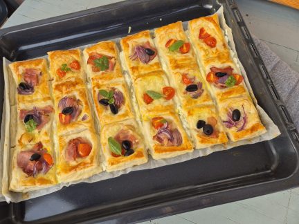 DOBROTY: Pečené mini pochoutky z listového těsta