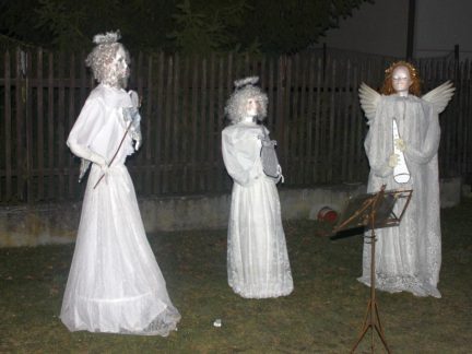 Táborsko o víkendu: Andělská vesnička, výměna dekorací, lampionový průvod i tvořivé dílny