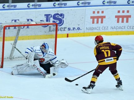 VIDEO: Extraligoví dorostenci Tábora dotáhli s Jihlavou třígólovou ztrátu. Nájezdy rozhodl povedeným blafákem Sedlář
