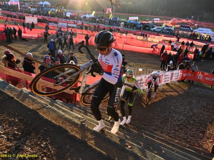 Nejlepším cyklokrosařem Světového poháru v Táboře Thibau Nys. Táborák Michael Boroš nebyl s 18. místem spokojený