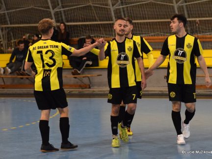 FUTSAL: Dream Team stále neporažený, slavily také Kosatky, Ovečky a Aisin