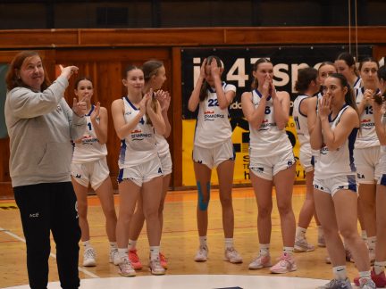 Strakonické kadetky bez zaváhání. Dva zápasy, dvě jasné výhry