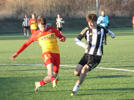 Fotbal: Černobílý válec přezimuje v čele. Pro B dorost Dynama skončil podzim vítězně