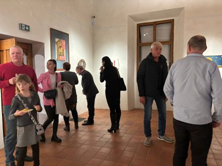 Dvojvýstava v Táboře představuje Návrat v čase a jemnou krásu tkaných miniatur