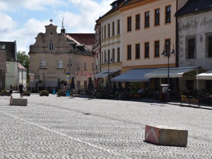 Nastal čas bavit se o trvalé pěší zóně na Žižkově náměstí v Táboře?