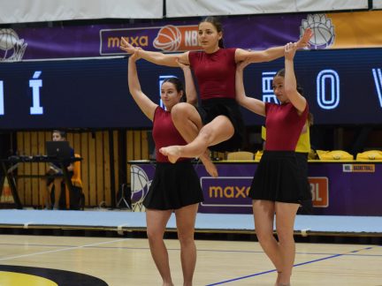 Sokolská akademie naplnila sportovní halu filmovou hudbou