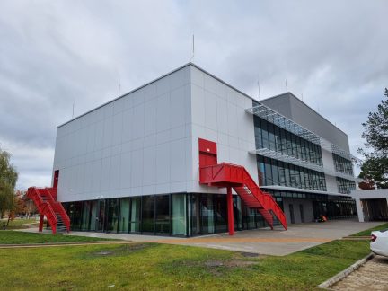 Jihočeská univerzita otevřela reprezentativní aulu. Prostor pro promoce, prestižní konference i přednášky