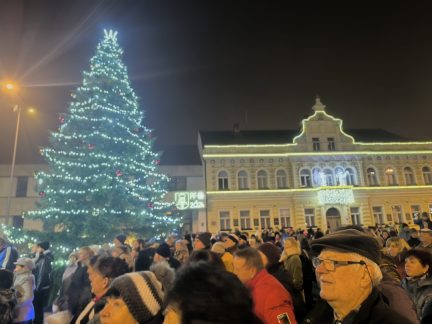 VIDEO. V Milevsku se rozzářila výzdoba a zazněl první adventní koncert